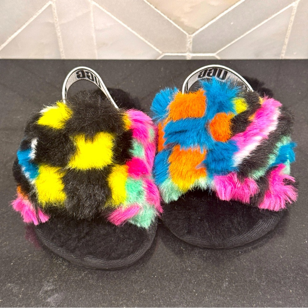Baby Ugg Fluffy Rainbow Slipper Sandals Size 2/3, Small 6-12 Months, NEW  W/Tags